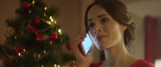 Video Reference: Lip, Nose, Beauty, Skin, Christmas, Lady, Cheek, Christmas ornament, Chin, Brown hair