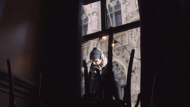 Video Reference: Window, Flash photography, Door, Event, Performing arts, Suit, Hat, Glass, Entertainment, Tree