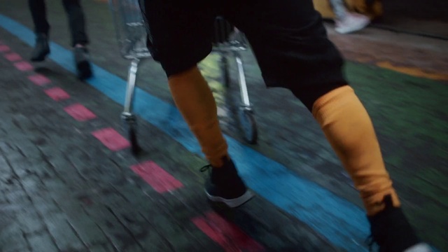 Video Reference: Human leg, Photograph, Leg, Snapshot, Thigh, Calf, Footwear, Joint, Ankle, Arm