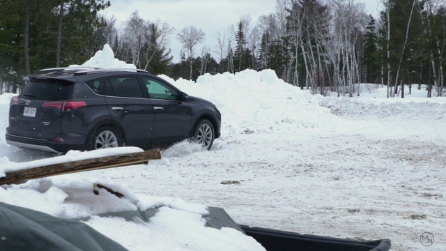 Video Reference: snow, motor vehicle, road, car, vehicle, transport, mode of transport, sport utility vehicle, winter, automotive tire