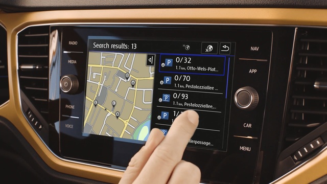 Video Reference: Electronics, Vehicle, Car, Multimedia, Technology, Electronic device, Luxury vehicle, Automotive navigation system, Gps navigation device, Person