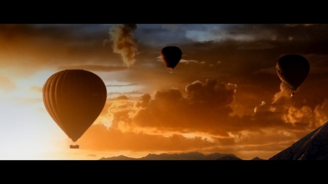 Video Reference: Hot air ballooning, Hot air balloon, Sky, Air sports, Atmosphere, Sunlight, Cloud, Vehicle, Morning, Balloon