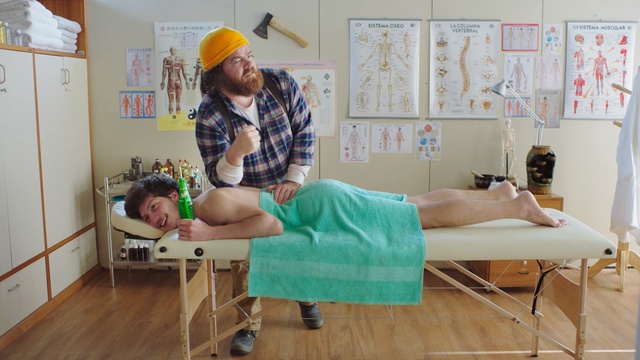 Video Reference: room, furniture, leg, shoulder, arm, hospital, beauty salon, service, product, trunk, Person