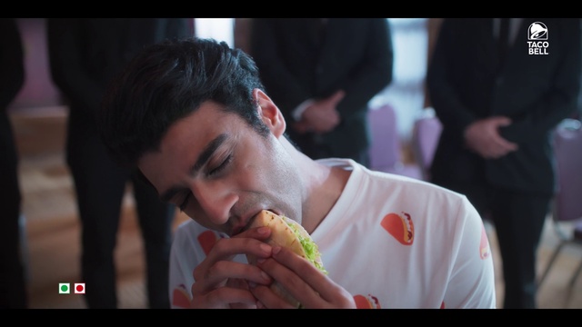 Video Reference: Food, Gesture, Food craving, Fast food, Happy, Cuisine, Flash photography, Event, Fun, Recreation