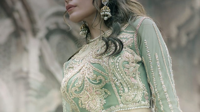 Video Reference: fashion model, dress, gown, fashion, girl, outerwear, jewellery, photo shoot, bridal clothing, wedding dress