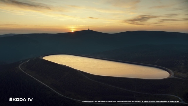Video Reference: Sky, Cloud, Atmosphere, Slope, Sunlight, Asphalt, Atmospheric phenomenon, Landscape, Horizon, Astronomical object