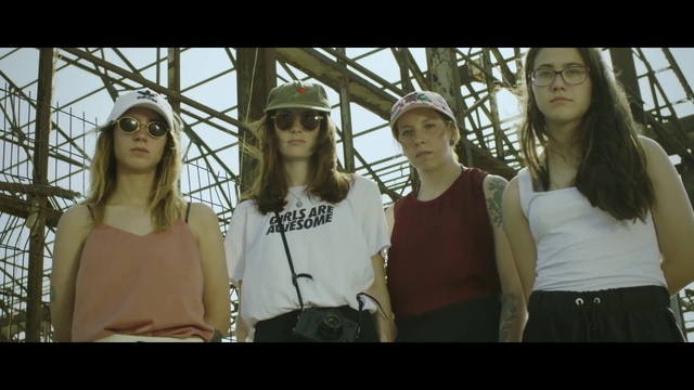 Video Reference: Social group, Eyewear, Cool, Fashion, Snapshot, T-shirt, Fun, Blond, Human, Glasses