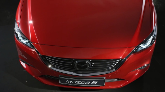 Video Reference: Land vehicle, Vehicle, Car, Headlamp, Red, Automotive lighting, Mazda, Automotive design, Grille, Hood