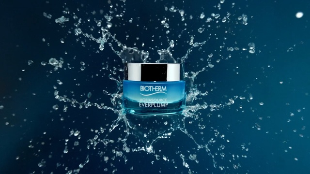 Video Reference: blue, water, sky, product, atmosphere, liquid, screenshot, computer wallpaper, graphics, font, Person