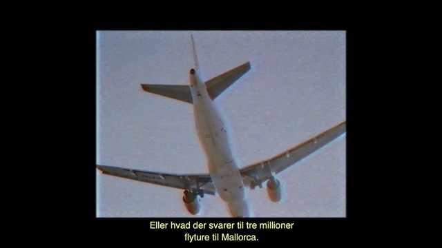Video Reference: Airplane, Air travel, Aircraft, Vehicle, Airline, Aviation, Airliner, Flap, Wide-body aircraft, Flight
