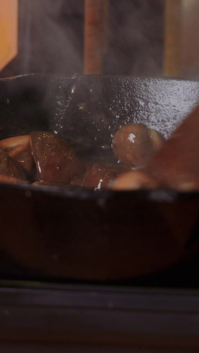 Video Reference: Liquid, Food, Ingredient, Fluid, Recipe, Cookware and bakeware, Cooking, Cuisine, Gas, Dish