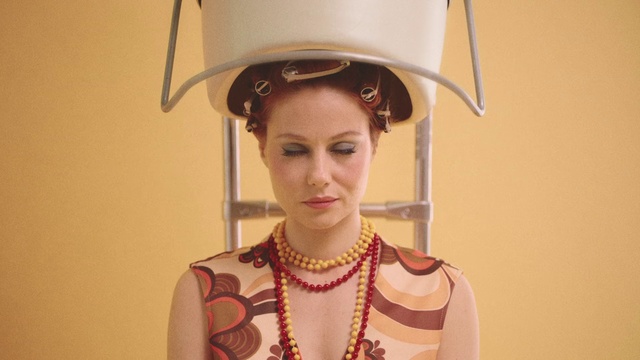 Video Reference: Beauty, Lip, Mannequin, Fashion, Fashion design, Fashion accessory, Neck, Headgear, Necklace, Vintage clothing