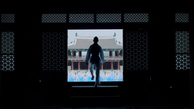 Video Reference: Black, Text, Standing, Display device, Architecture, Multimedia, Font, Technology, Symmetry, Design