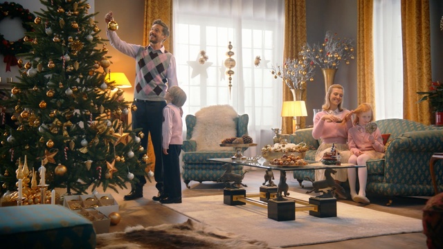 Video Reference: Christmas, Christmas eve, Event, Room, Christmas tree, Christmas decoration, Interior design, Interior design, Person