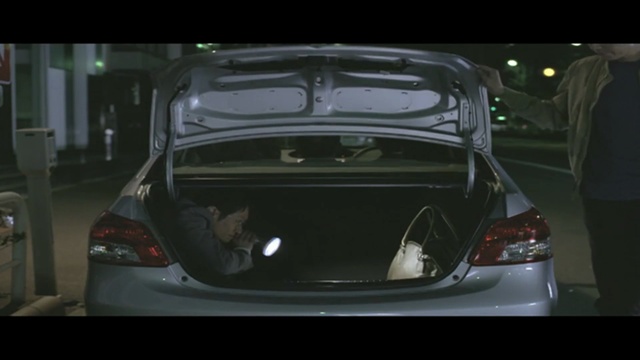 Video Reference: car, motor vehicle, vehicle, mid size car, luxury vehicle, trunk, mode of transport, automotive design, personal luxury car, technology