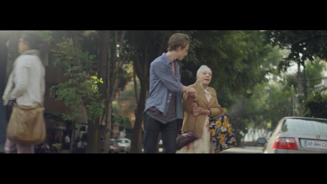 Video Reference: Photograph, Nature, People, Snapshot, Yellow, Fun, Gentleman, Photography, Lady, Standing, Person