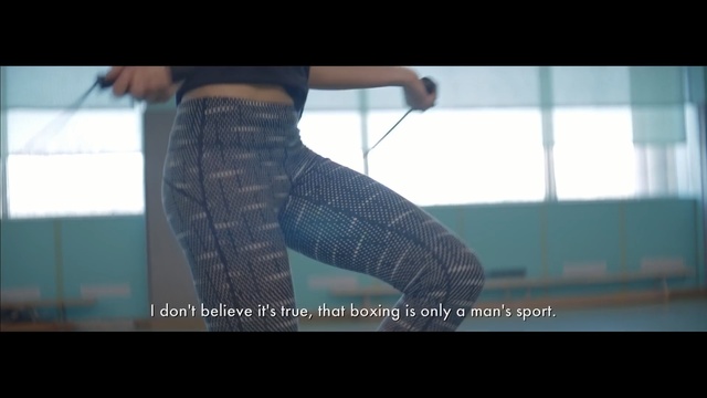 Video Reference: Clothing, Jeans, Leg, Leggings, Sportswear, Waist, Tights, Human leg, Trousers, yoga pant