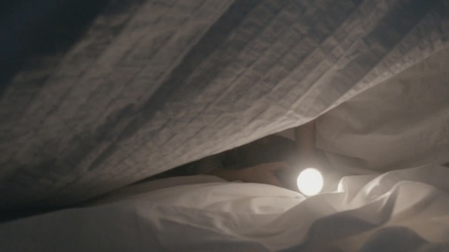 Video Reference: White, Light, Sky, Atmosphere, Ceiling, Cloud, Architecture, Darkness, Photography, Space