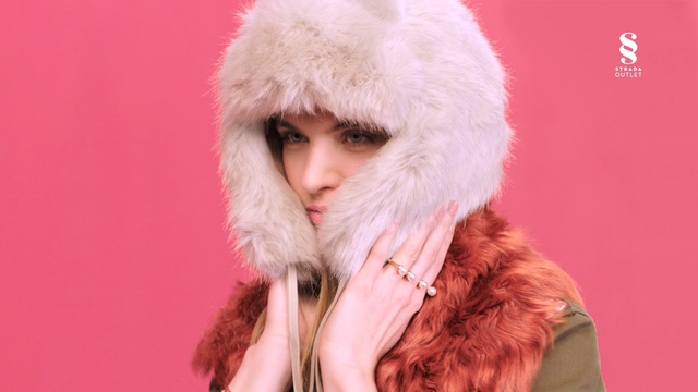Video Reference: fur clothing, fur, furcap, textile, headgear, fashion model, neck