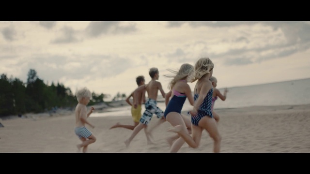 Video Reference: People on beach, Fun, Photograph, Vacation, Beach, Sand, Tourism, Summer, Spring break, Leisure