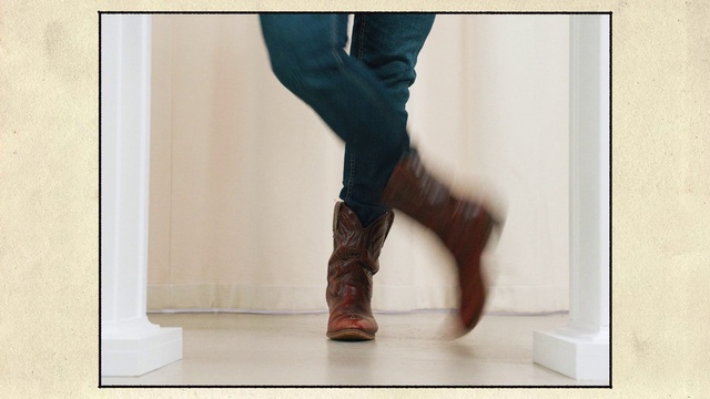 Video Reference: Footwear, Leg, Shoe, Boot, Brown, Human leg, Joint, Jeans, High heels, Ankle