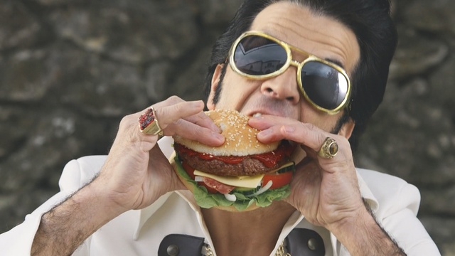 Video Reference: eyewear, sunglasses, eating, glasses, vision care, food, fun, Person