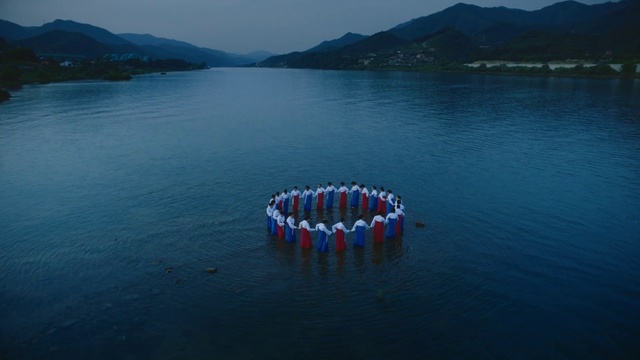Video Reference: Water, Lake, Reflection, Sky, Reservoir, Calm, Sea, Landscape, Lake district, Sound