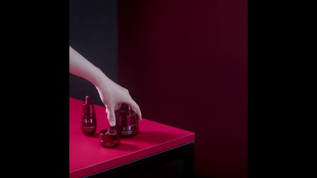 Video Reference: Violet, Red, Magenta, Purple, Still life photography, Pink, Hand, Arm, Photography, Finger
