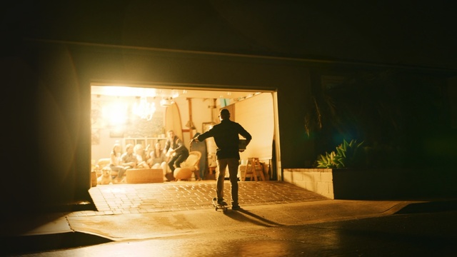 Video Reference: Light, Lighting, Night, Sky, Room, Photography, Shadow, Performance, House, Performance art, Person