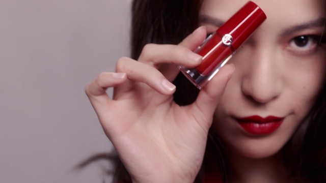 Video Reference: Lip, Red, Face, Skin, Lipstick, Beauty, Eyebrow, Cheek, Nose, Lip gloss
