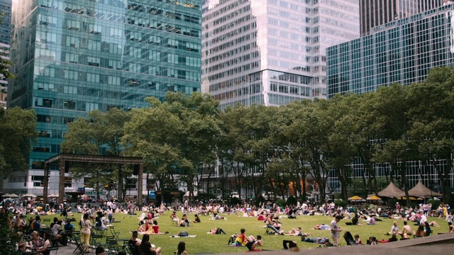 Video Reference: Metropolitan area, Urban area, City, People, Human settlement, Metropolis, Downtown, Crowd, Daytime, Tower block