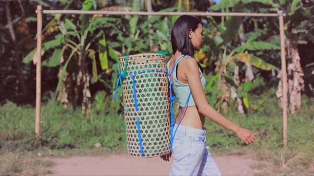 Video Reference: Clothing, Shoulder, Turquoise, Beauty, Street fashion, Textile, Tree, Adaptation, Net, Neck, Person