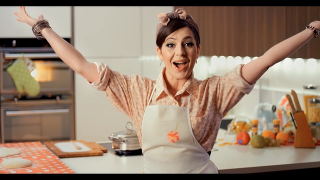 Video Reference: cook, food, cuisine, homemaker, cooking, dish, eating, baking, taste, Person