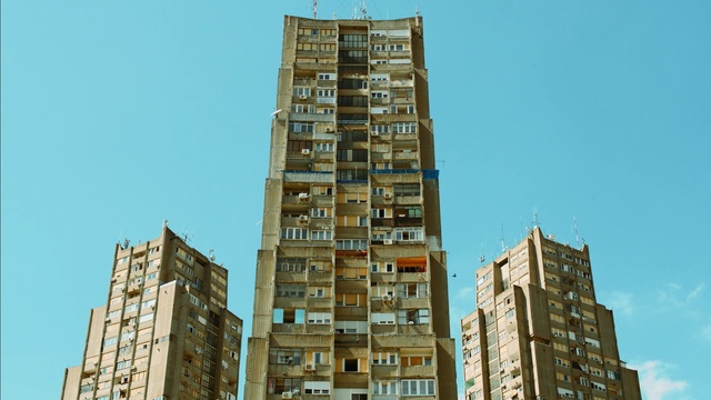 Video Reference: building, tower block, condominium, skyscraper, metropolis, metropolitan area, urban area, architecture, city, neighbourhood