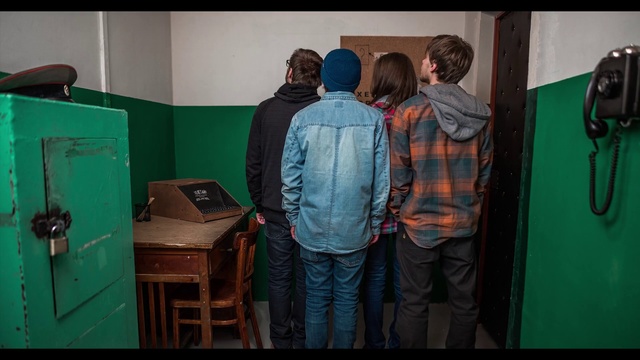 Video Reference: Room, Art