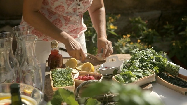 Video Reference: Food, Plant, Herb, Vegetable, Leaf vegetable, Local food, Vegetarian food, Natural foods