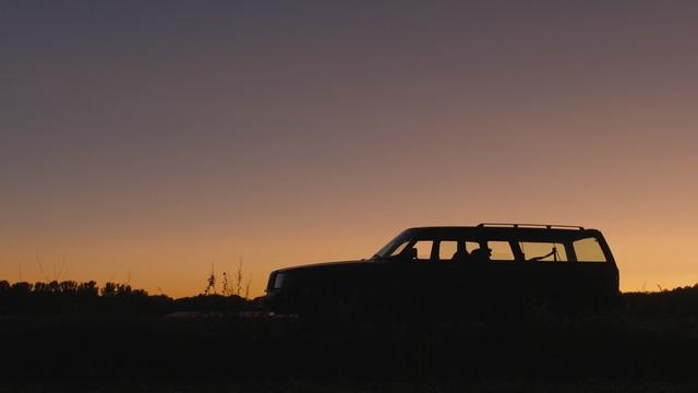 Video Reference: Sky, Vehicle, Yellow, Car, Mode of transport, Cloud, Landscape, Horizon, Tree, Automotive exterior
