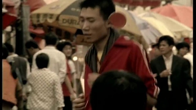 Video Reference: People, Crowd, Snapshot, Fun, Event, Interaction, Audience, Temple, Photography, Smile