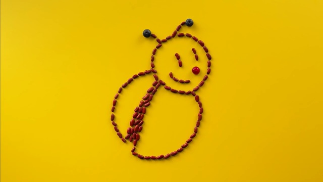 Video Reference: Facial expression, Yellow, Emoticon, Smile, Smiley, Circle, Icon