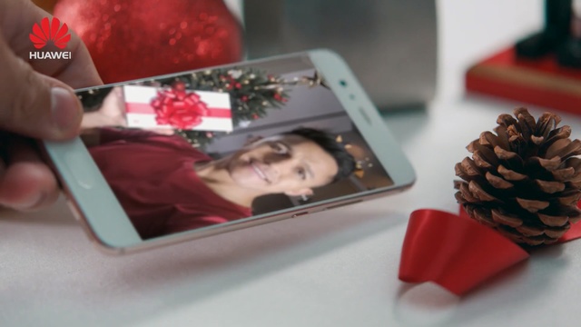 Video Reference: phone, hand, fir-tree, new year, christmas, nativity, xmas, noel, yule, x-mas, Person