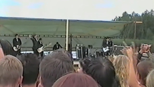 Video Reference: people, crowd, mammal, vertebrate, mode of transport, event, recreation, Person