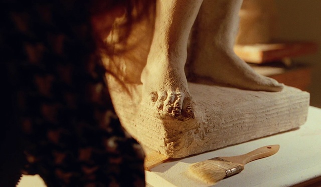 Video Reference: Leg, Joint, Hand, Human body, Footwear, Wood, Human leg, Shoe, Foot, Ankle