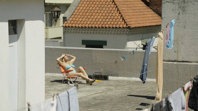 Video Reference: Sun tanning, Vacation, Leisure