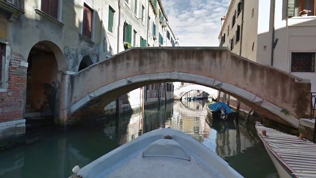 Video Reference: Canal, Waterway, Water transportation, Arch bridge, Boat, Gondola, Vehicle, Watercraft, Channel, Boating