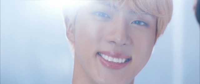 Video Reference: Face, Hair, Eyebrow, Skin, Chin, Facial expression, Nose, Lip, Smile, Tooth