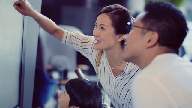 Video Reference: Interaction, Happy, Romance, Photography, Scene, Gesture, Love, Black hair