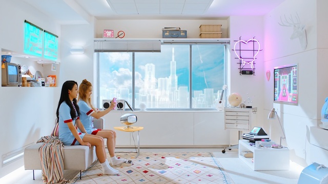 Video Reference: Room, Beauty, Interior design, Furniture, Building, Ceiling, Living room, House, Flooring, Floor