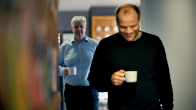 Video Reference: Shoulder, Fun, Event, Recreation, Smile, Conversation, Person