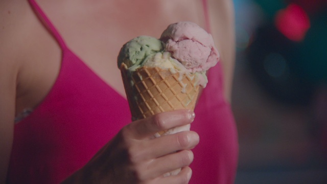 Video Reference: Ice cream cone, Gelato, Food, Ice cream, Frozen dessert, Dondurma, Dessert, Sorbetes, Sweetness, Sorbet