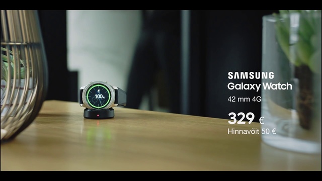 Video Reference: Product, Watch, Photography, Technology, Macro photography, Gadget, Glass